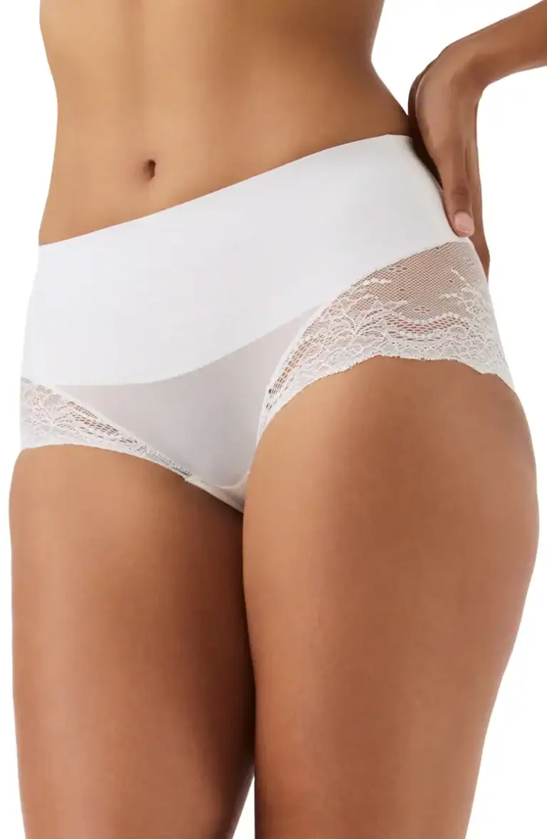 SPANXsmooth™ Undie-tectable Lace Hi-Hipster Panties